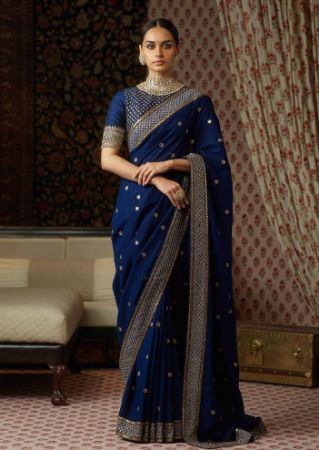 వర్గం మహిళల జాతి దుస్తులు కోసం చిత్రం