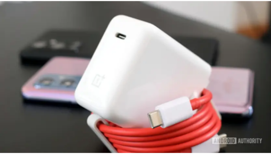 OnePlus 65 W 6 మొబైల్ కోసం A వాల్ ఛార్జర్ (తెలుపు, కేబుల్ చేర్చబడింది) యొక్క చిత్రం