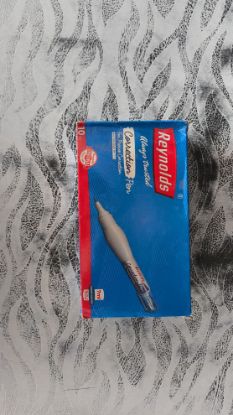 రేనాల్డ్స్ కరెక్షన్ పెన్, వ్రాతపూర్వక లేదా ముద్రిత పత్రాలలో లోపాలను సరిదిద్దడానికి రూపొందించబడిన స్టేషనరీ వస్తువు. యొక్క చిత్రం