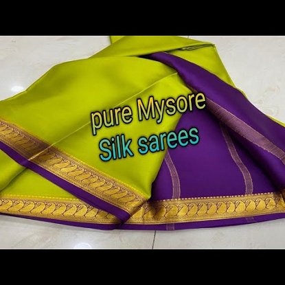 పర్పుల్ మైసూర్ సాఫ్ట్ సిల్క్ చీర మరియు ఎంబ్రాయిడరీ బ్లౌజ్ ముక్కలు యొక్క చిత్రం