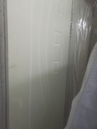 బాత్రూమ్ తలుపులు (20 CNS) యొక్క చిత్రం